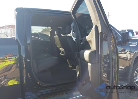 2021 GMC Sierra 1500 4Wd Short Box Slt z USA, uszkodzony, nr VIN 3GTU9DED3MG222415